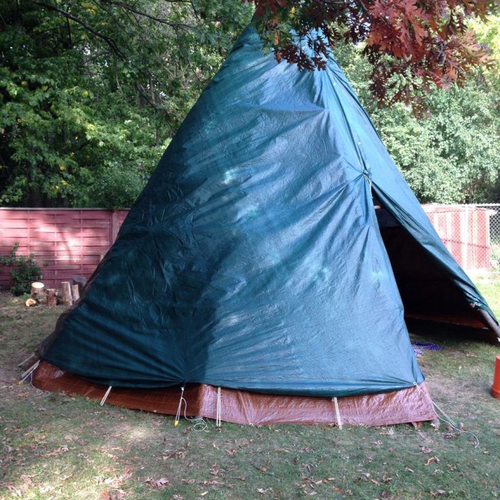 Survival Skills How to Build a Shelter TheGearHunt