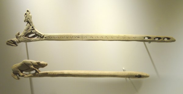 atlatl atlatls ranged armes spear thrower bce prehistoriques propulseur decorated daderot thegearhunt anthropologists chasse